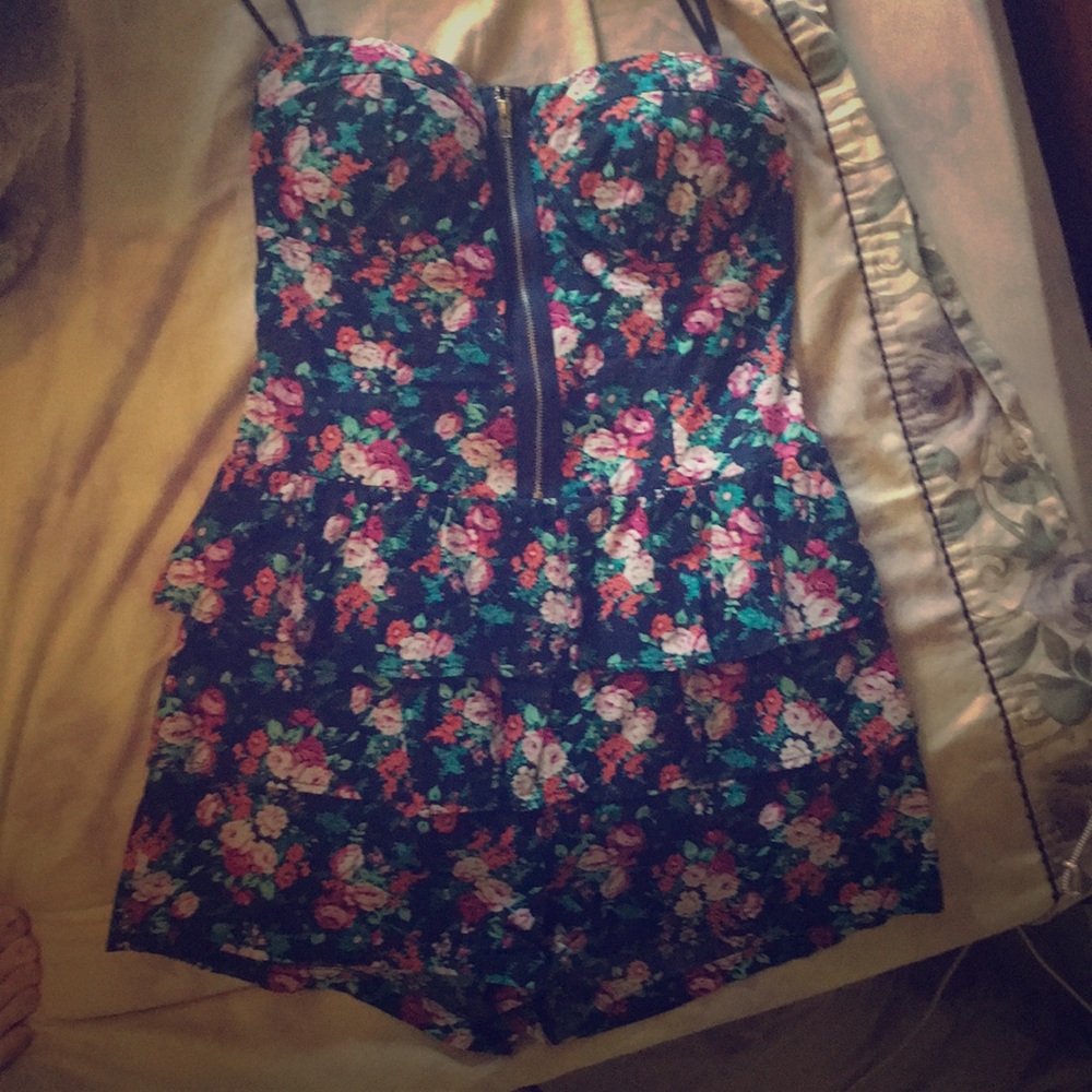 Strapless floral romper